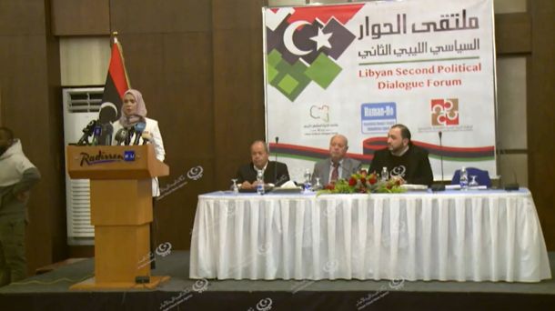ضبط وإتلاف (18544) زجاجة خمور بميناء الخمس البحري