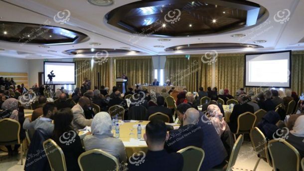 المعلمين يحتجون على عدم تنفيذ الوعود بزيادة المرتبات
