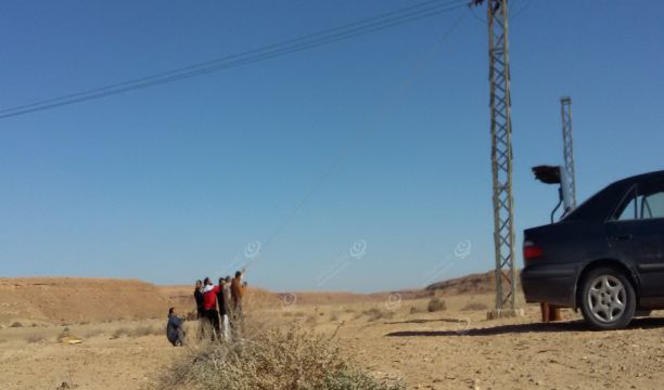 تغيير جزء من خط الكهرباء الرابط بين وابوالغرب والقريات بسبب الأملاح