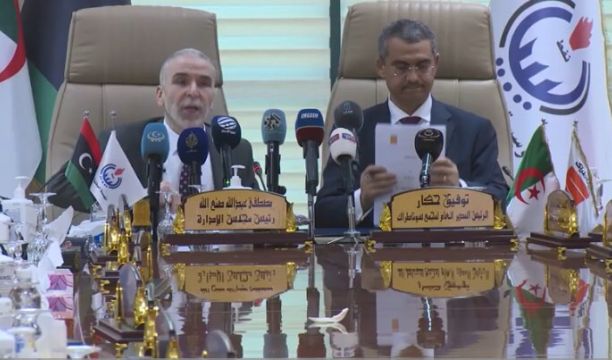 مستشفى غريان يجري عمليتين لزراعة مفاصل الركب الصناعية بعد توقف دام أكثر من (10) سنوات