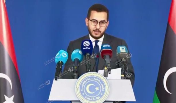 يتحدث بحرقة عن فقد جيرانه بعد كارثة السيول في درنة