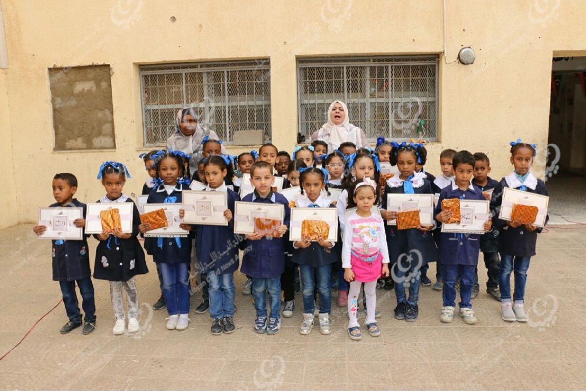 مدرسة المهدية سبها تكرم (80) تلميذا بالصف الأول والثاني والثالث