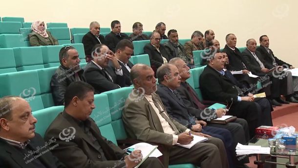 المعلمين يحتجون على عدم تنفيذ الوعود بزيادة المرتبات