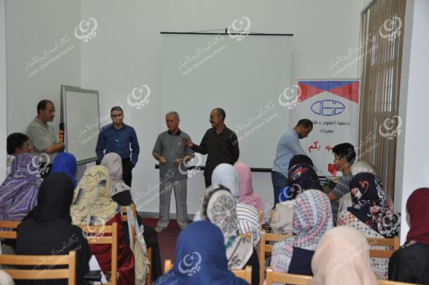 الهلال الأحمر يقدم المساعدة لمركز إيواء المهاجرين بصبراتة
