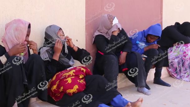 صيانة الطريق الرئيسي بحي (ك) الممتد من المدخل الغربي للمرج إلى مفترق الصناعية