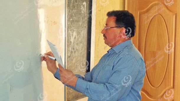 اعتصام العاملين بالشركة العامة للمياه والصرف الصحي مكتب خدمات طبرق