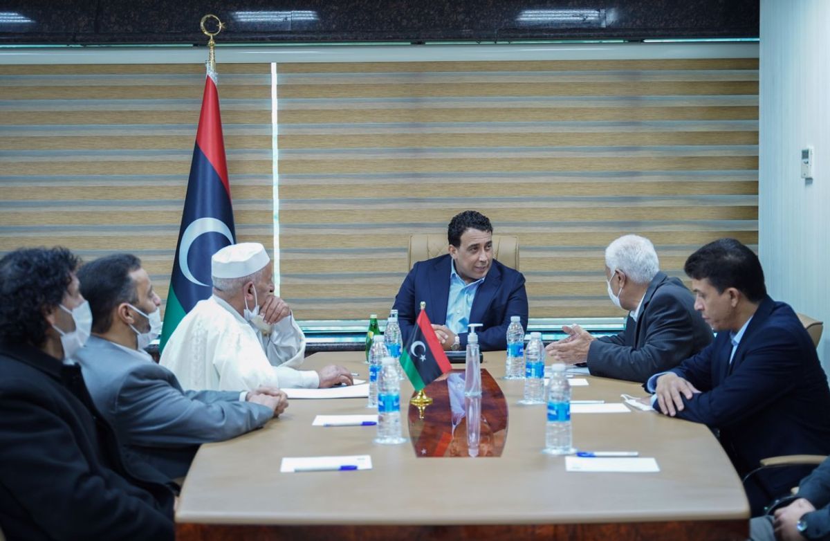 رئيس المجلس الرئاسي يلتقي عضوا لجنة الحوار 1 رئيس المجلس الرئاسي يلتقي عضوا لجنة الحوار