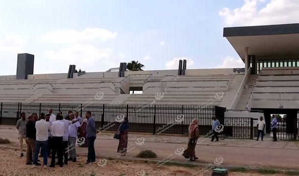 مفتش الملاعب بالاتحاد الإفريقي لكرة القدم يتفقد الملعب الرئيسي و الجانبي بالمدينة الرياضية في العزيزية