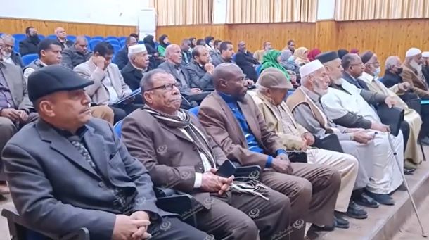 وقفة احتجاجية للعاملين بمستشفى الحنية القروي ببلدية الجبل الأخضر