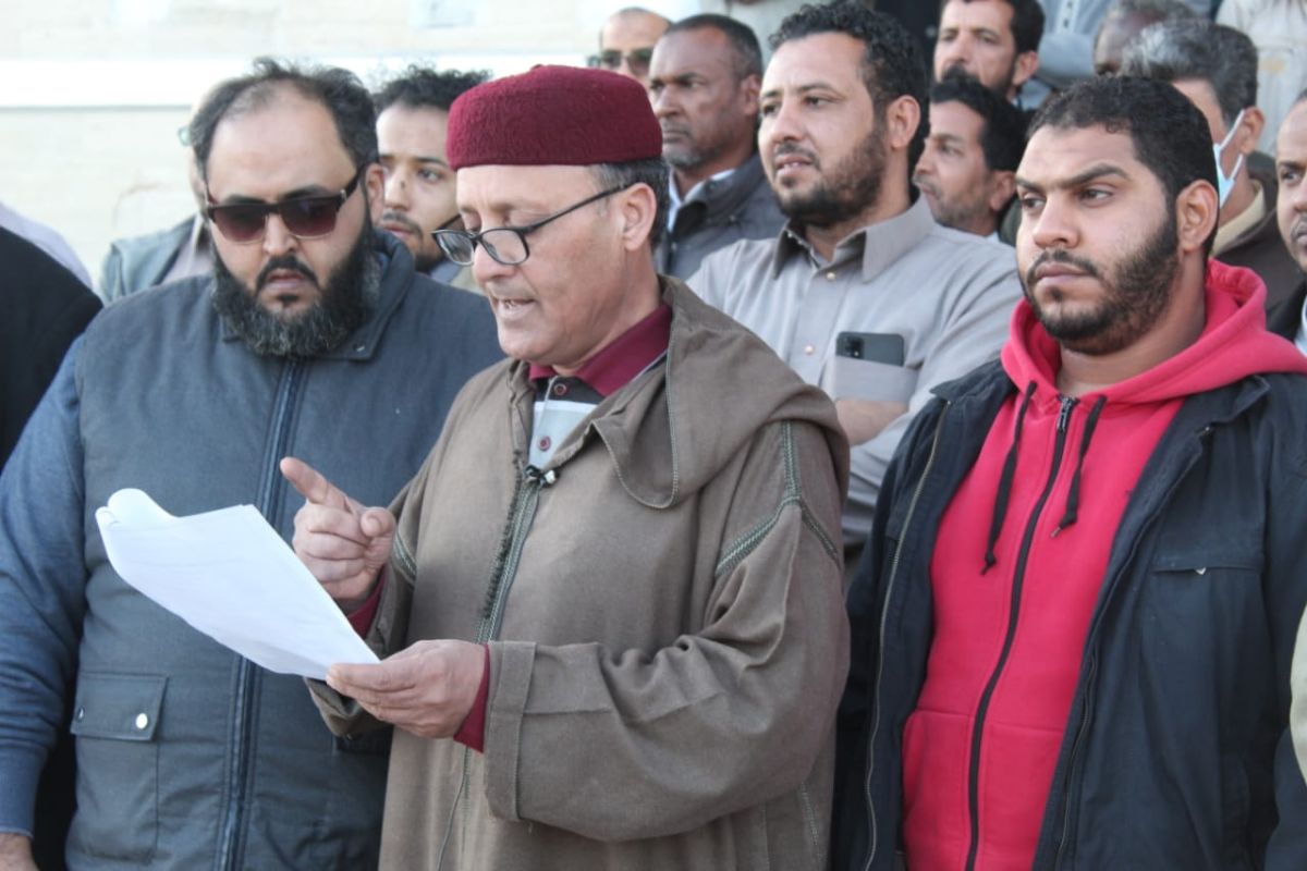 عدد من شباب وأعيان أولاد سليمان بالمنطقة الجنوبية يطالبون بالإفراج عن المحتجزين من أبنائهم