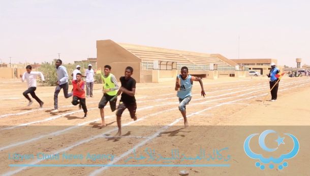 معونة للنازحين من سرت.