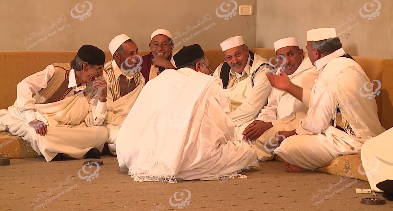 اجتماع قبائل المنطقة الغربية بخصوص وقف إطلاق النار بمنطقة ورشفانة