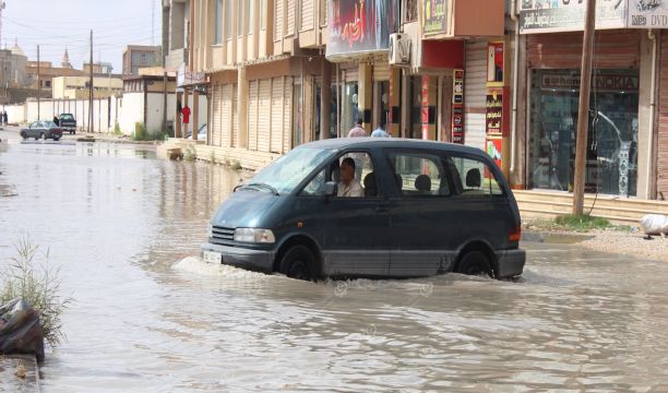 شركة المياه والصرف الصحي بالجميل تعالج أنابيب الصرف الصحي