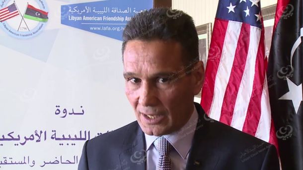 1200 عنصر هو إجمالي القوة الأمنية المقيدة بسجلات الأجهزة الأمنية بسرت، التحق منهم 35% للعمل في مديرية أمن سرت، جهاز الهجرة غير الشرعية سرت، جهاز المباحث الجنائية سرت، قسم المرور والتراخيص، الأمن المركزي سرت، وعدد خمسة مراكز شرطة في المدينة. (الملازم الزروق سويطي- رئيس لجنة تفعيل الأجهزة الأمنية بسرت)