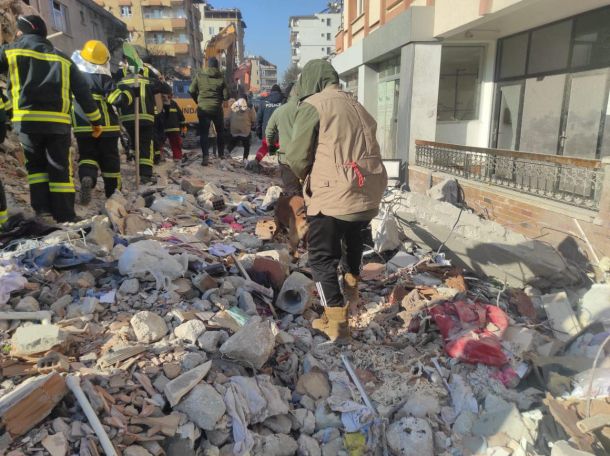 انطلاق فعاليات معرض الدواجن وطيور الزينة بمدينة زليتن 