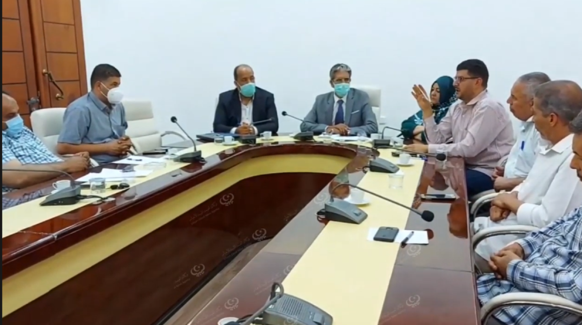بلدي بني وليد يناقش آلية لعودة الدراسة بالمدينة