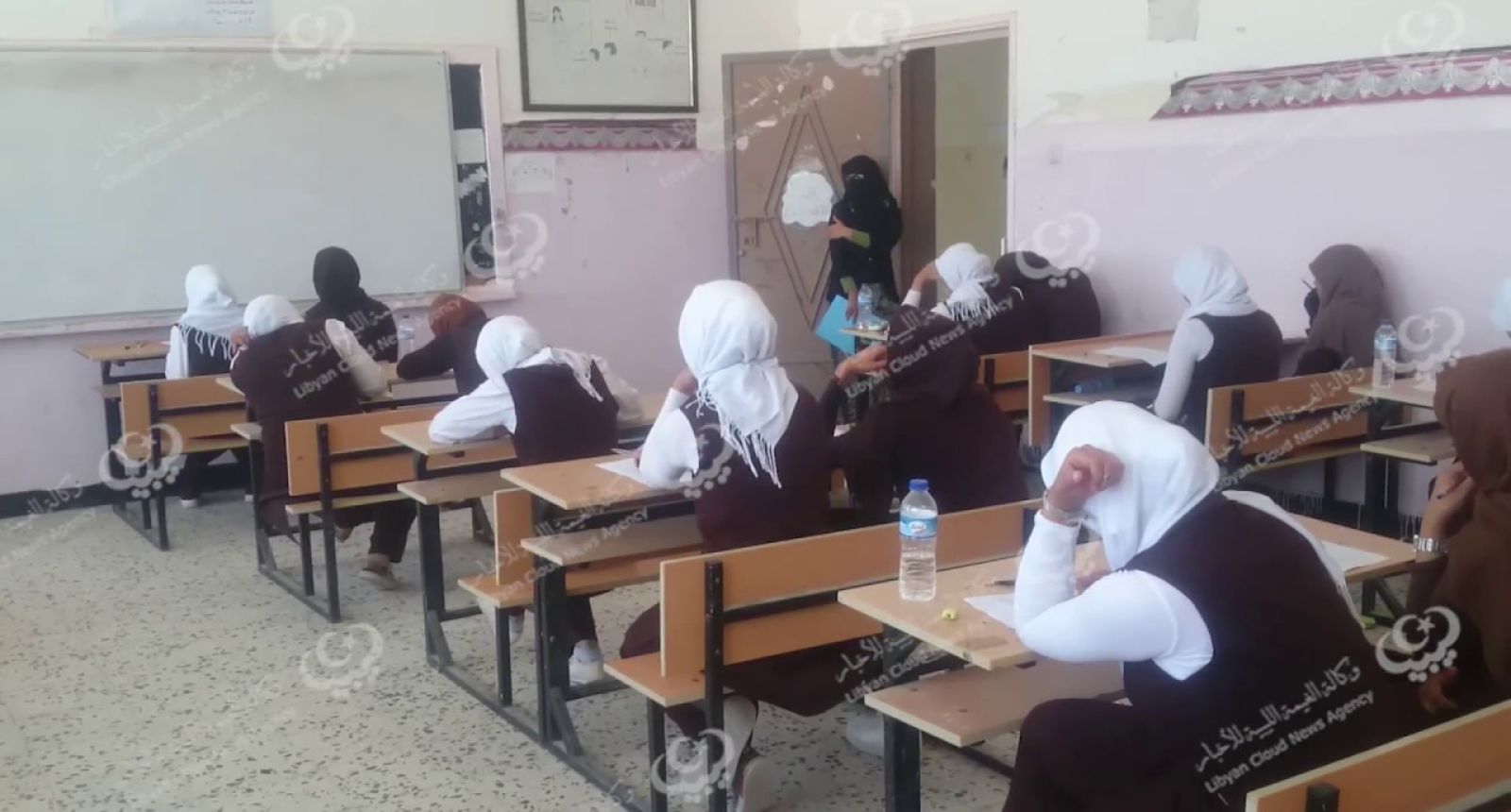 طلاب طبرق يدخلون إمتحانات النقل