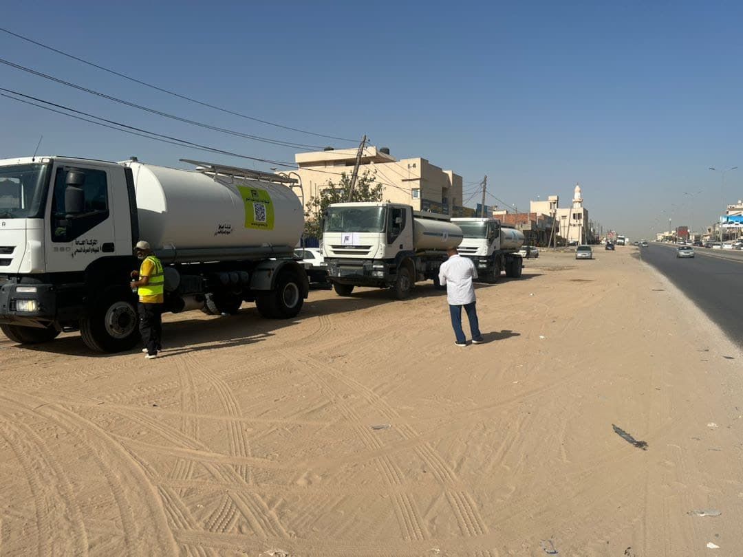 المياه والصرف الصحي تُطلق حملة (فزعة خوت) لتوزيع صهاريج المياه