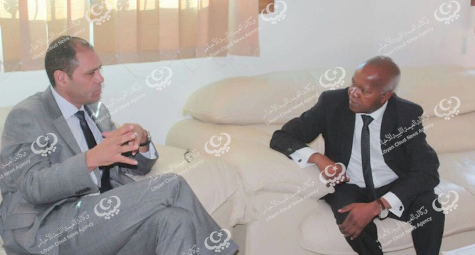 وزيرا العمل والتعليم  يناقشان آليات التدريب والعمل