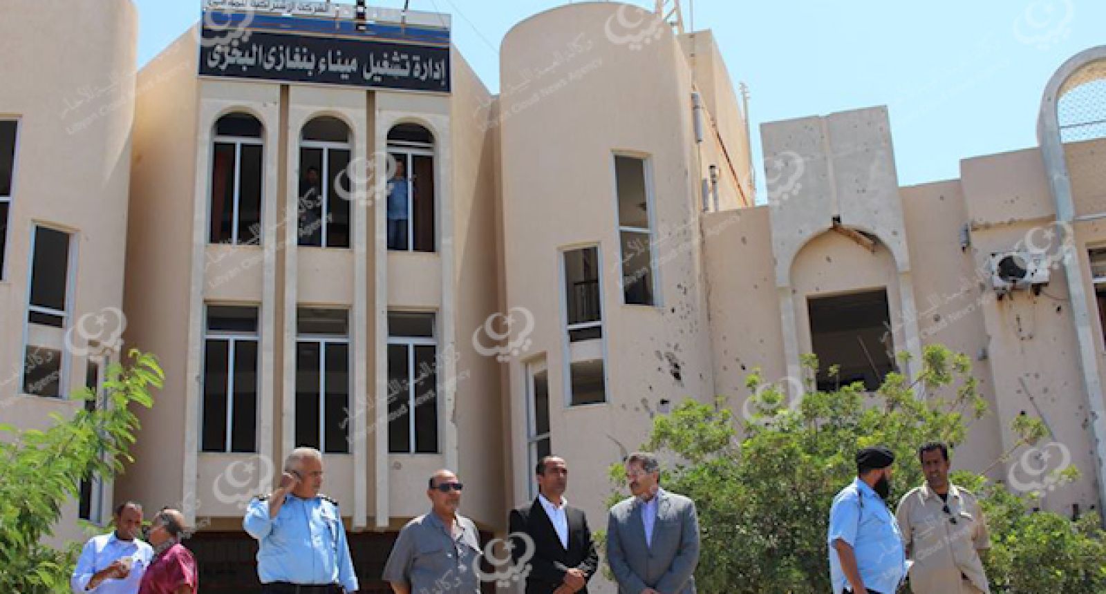 عميد بلدية بنغازي يتفقد الميناء البحري
