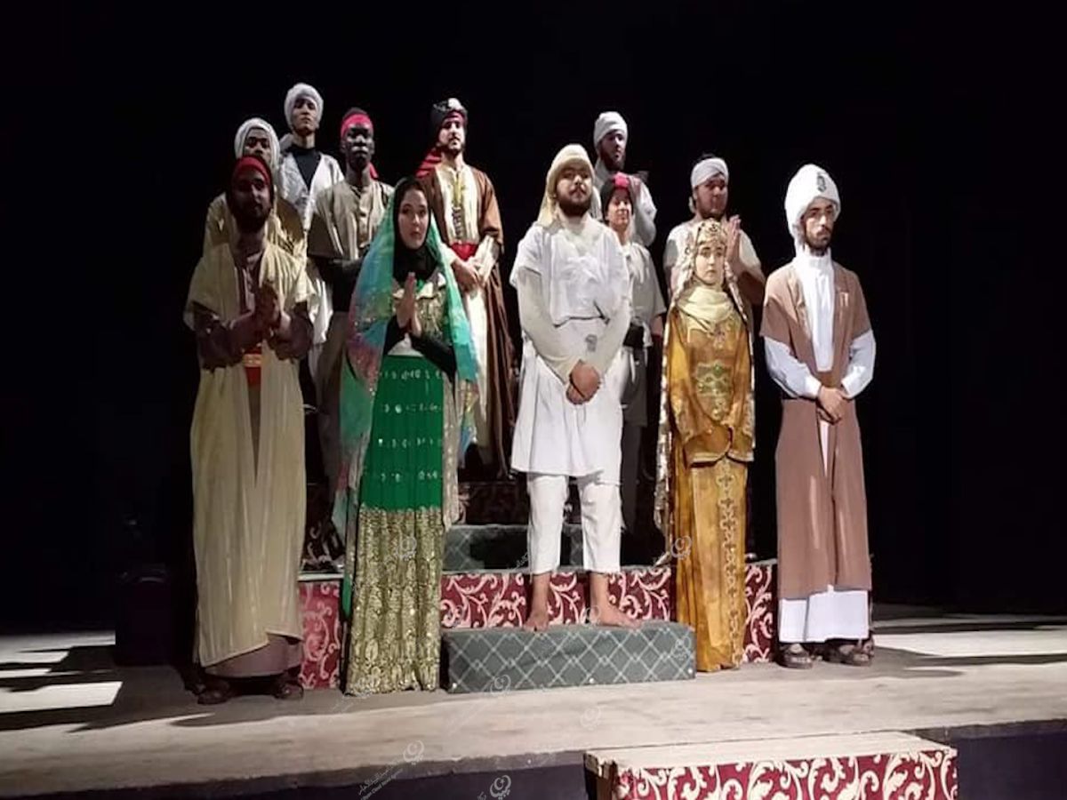 عرض مسرحية الأقنعة على خشبة المسرح الوطني مصراتة 1 عرض مسرحية الأقنعة على خشبة المسرح الوطني مصراتة