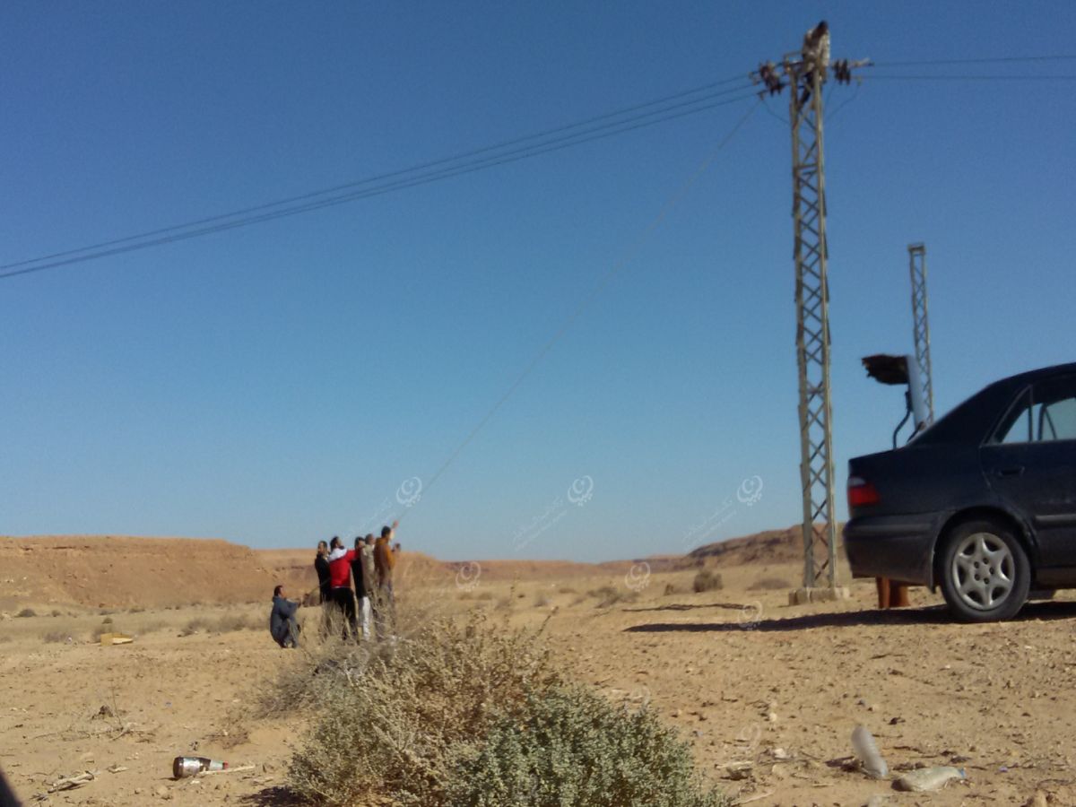 تغيير جزء من خط الكهرباء الرابط بين وابوالغرب والقريات بسبب الأملاح