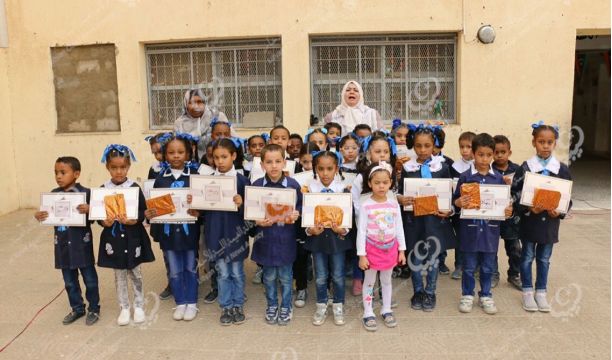 عودة (8) مهاجرين غير قانونيين من الجنسية الباكستانية إلى بلادهم طواعية