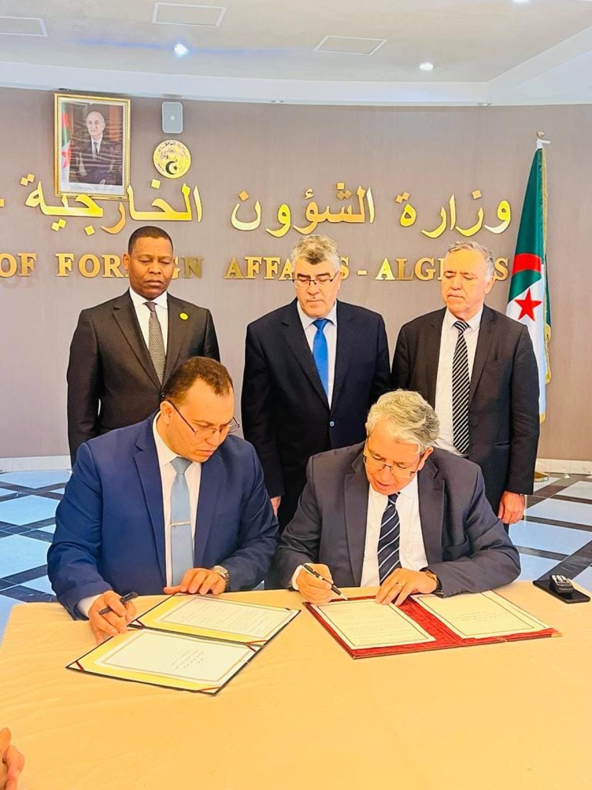 الجزائر تعلن إعادة افتتاح المعبر الحدودي غدامس الدبداب بشكل رسمي يوم الثلاثاء القادم