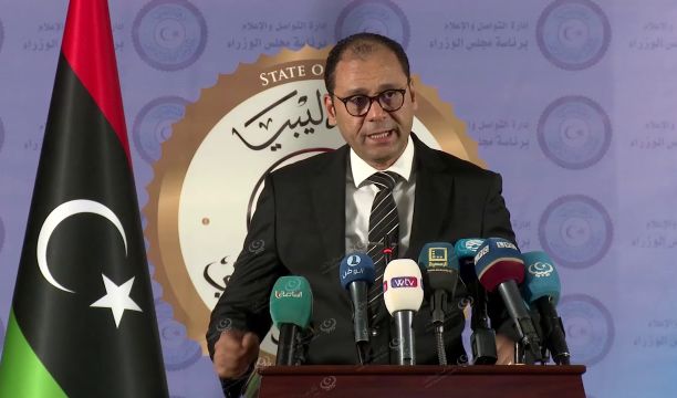 مناقشة مشروع تخرج لطلبة من كلية الإعلام بعنوان (ملتقي الشباب وانجازاتهم)