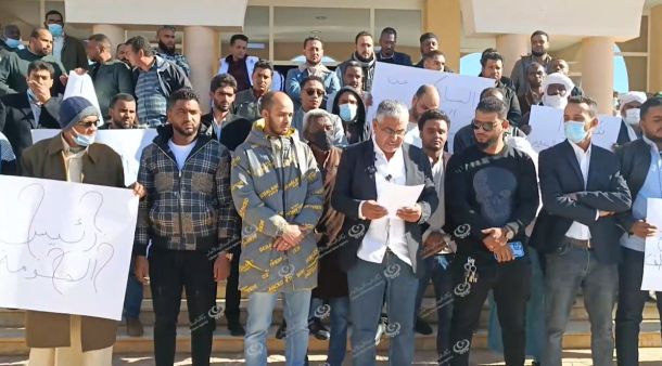 البحث الجنائي بمديرية أمن صبراتة يقبض على متهمين في وقائع سرقة أسلاك الكهرباء من المزارع جنوب المدينة