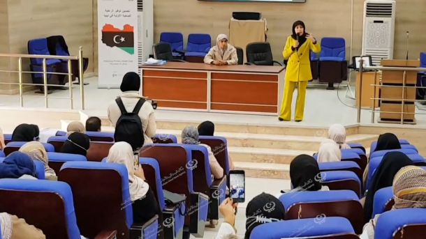 ضبط وإتلاف (18544) زجاجة خمور بميناء الخمس البحري