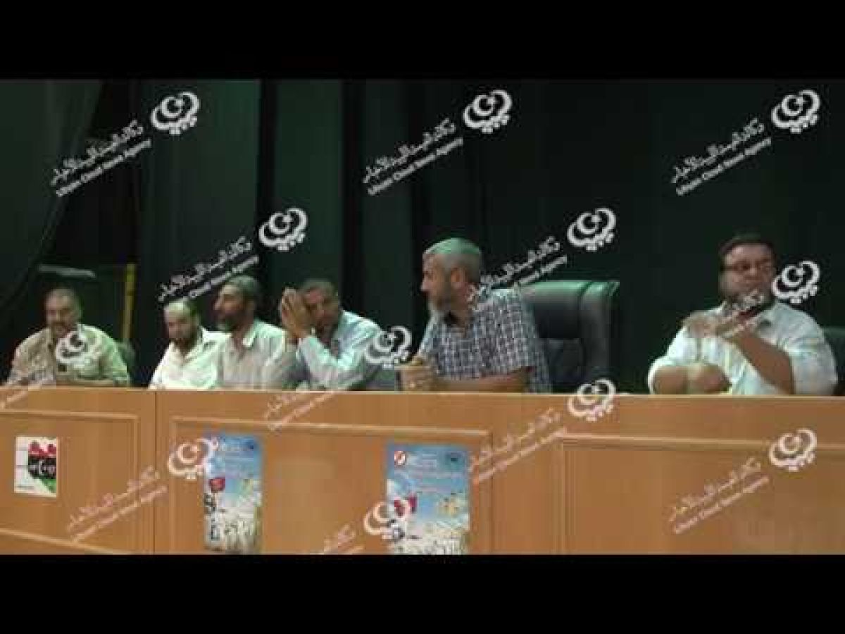 الخمس : مناقشة الاستعدادات لاستقبال العام الدراسي القادم .