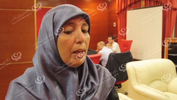 مساعدات غذائية لعائلات نازحة