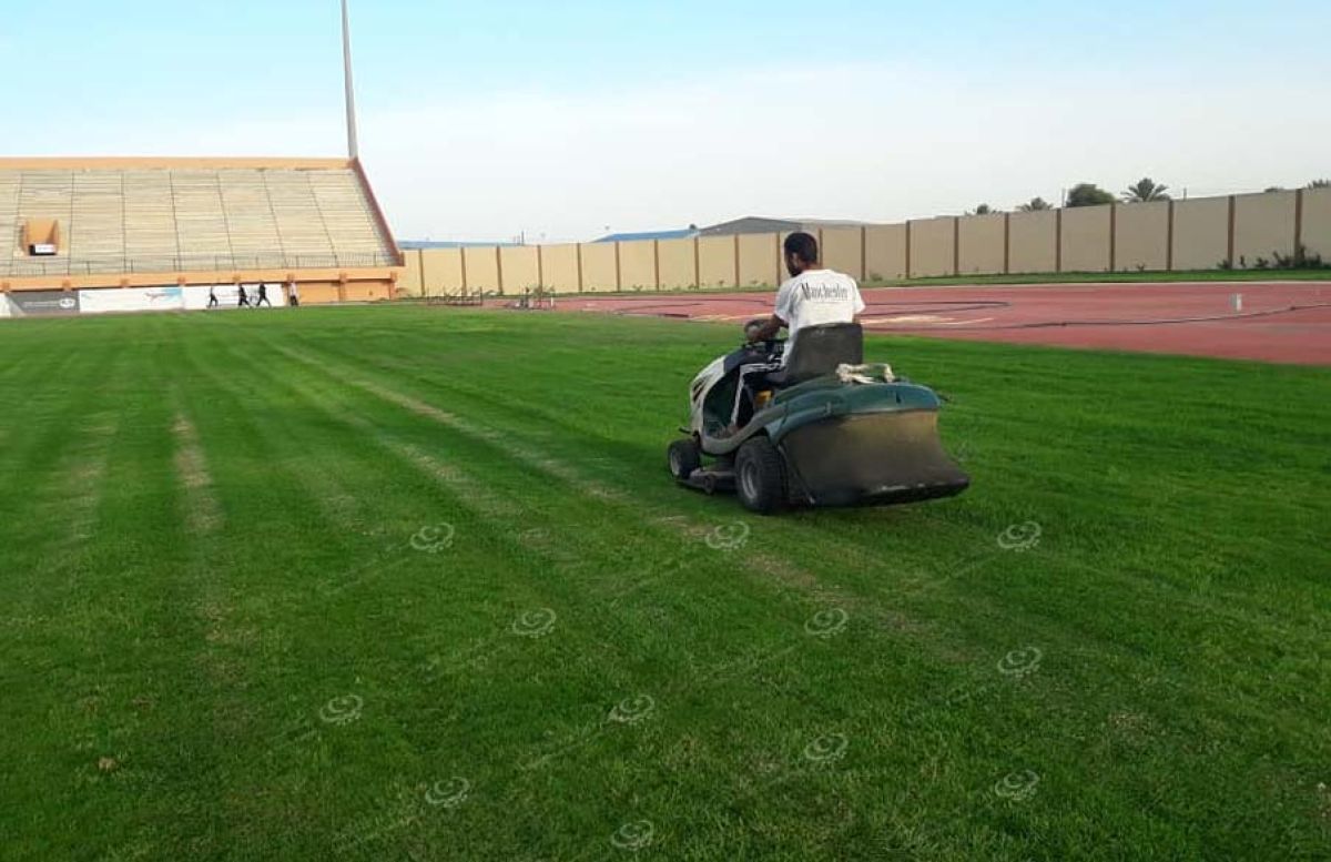 أعمال الصيانة بملعب المدينة الرياضية مصراتة تشارف على الإنتهاء