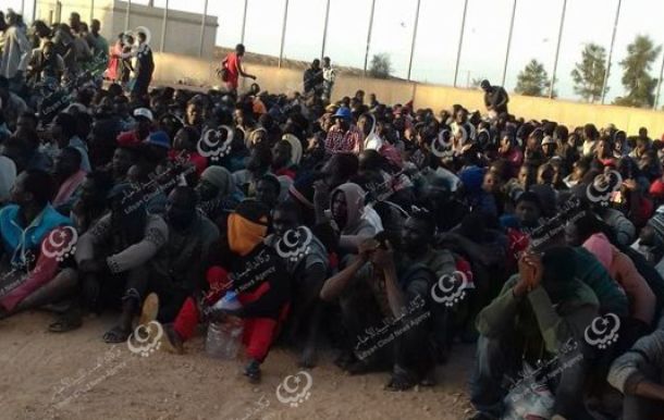 محتجون يغلقون أبواب مصرف الجمهورية بمزدة
