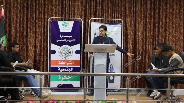 الحرس البلدي درنة يتلف أدوية ومواد غذائية منتهية الصلاحية