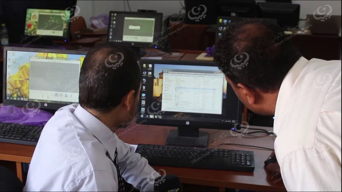 دورة تدريبيه لموظفي جامعة طبرق حول مهارات الطباعة