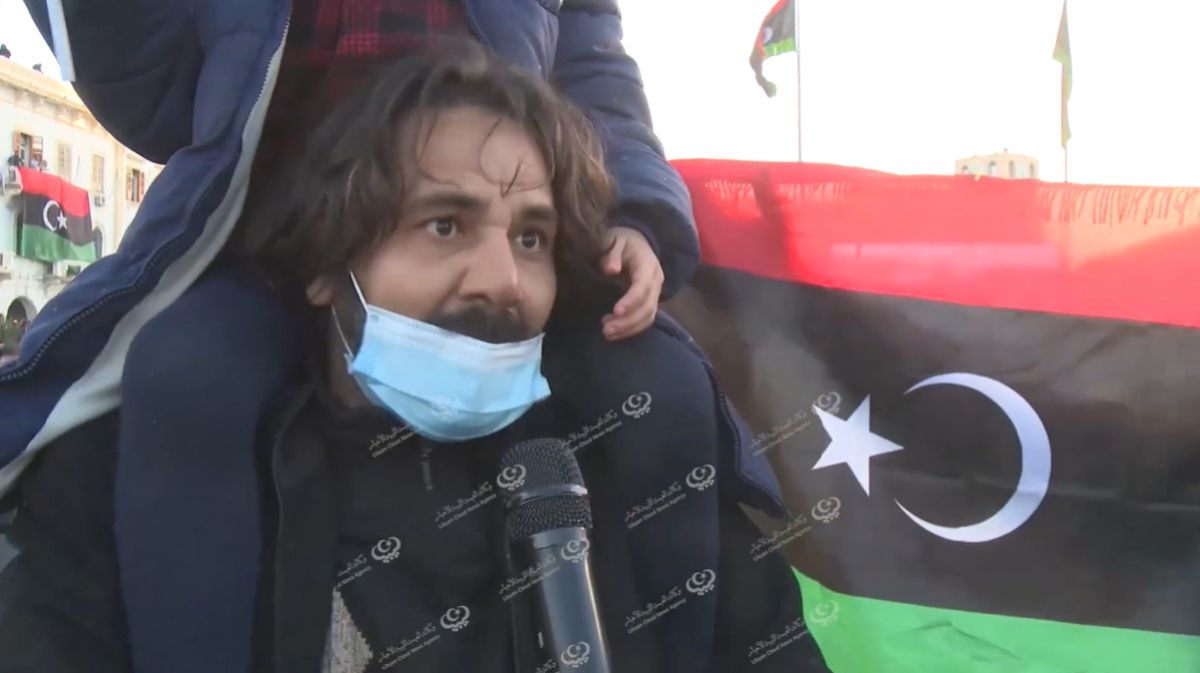 استطلاع رأي لعدد من المواطنين عن وجود حكومتين