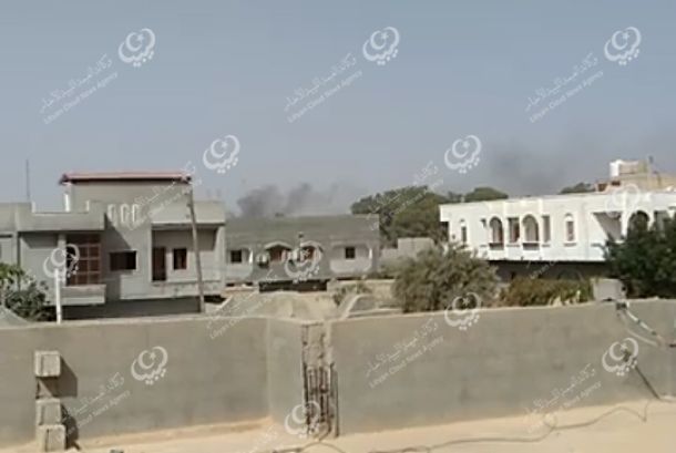 الطبيعة وعوامل التعرية تستغل فترة الإهمال.