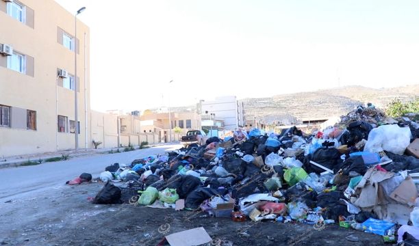 الشروع في صيانة مهبط مطار أوباري المدني