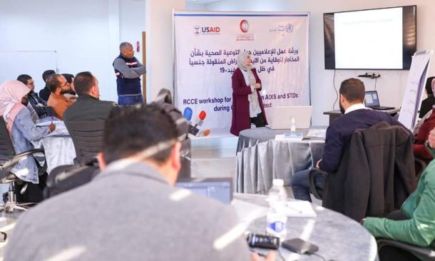 مزارعو مدينة إجخرة يلجؤون إلى حرق النخيل لمكافحة آفة الحشرة القشرية الخضراء