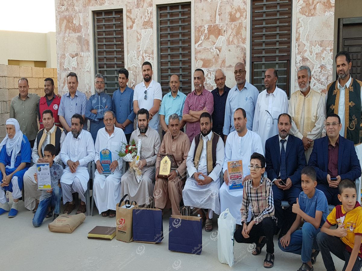 زيارة شكر وعرفان من ممثلي أهالي اجدابيا لطبيبان تماثلا للشفاء بعد إصابتهم بفيروس (كورونا)