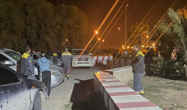 وقفة احتجاجية للعاملين بمستشفى الحنية القروي ببلدية الجبل الأخضر