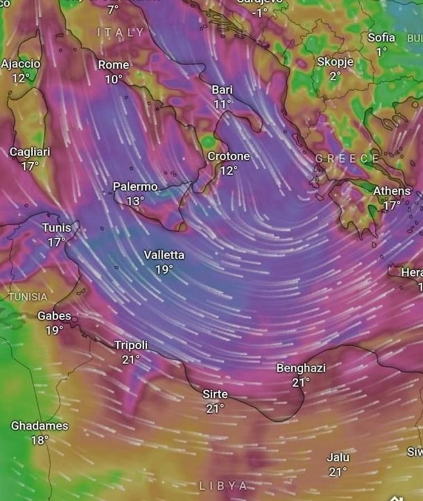 كوادر طبية وطبية مساعدة تطالب بمستحقات عملهم عن فترة (كورونا)