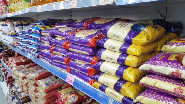 والد طفلة مريضة يناشد رئيس حكومة الوحدة الوطنية النظر في ملف مرضى ضمور العضلات