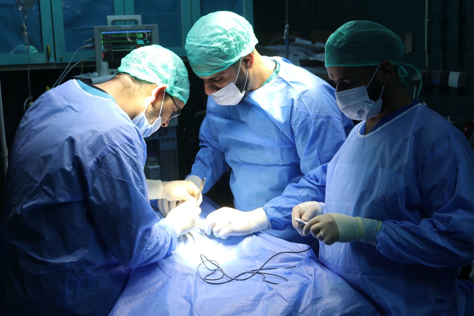 عمليات جراحية مجدولة وطارئة بالمعهد القومي لعلاج الأورام مصراتة