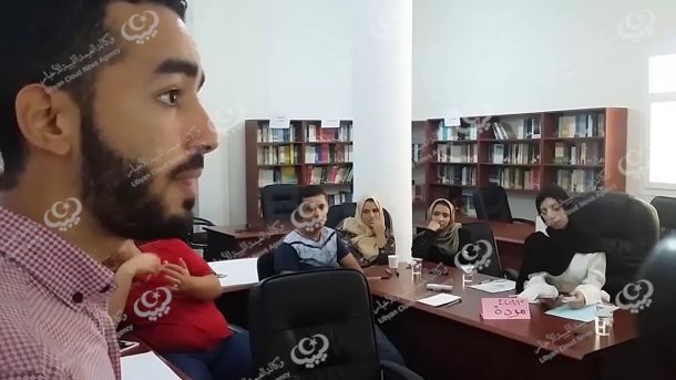 محتجون يغلقون أبواب مصرف الجمهورية بمزدة