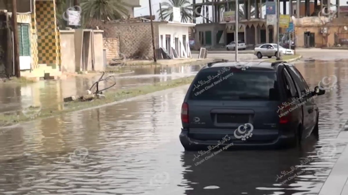 عمل مكثف لشركة الصرف الصحي بالعجيلات