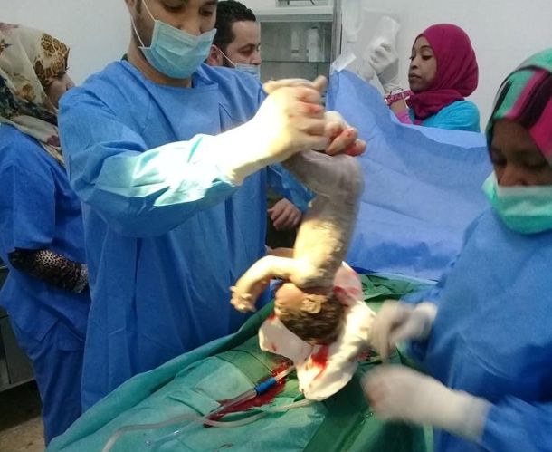 صيانة وتصنيع المقاعد المدرسية بعد إعادة تشغيل شركة صناعية وطنية