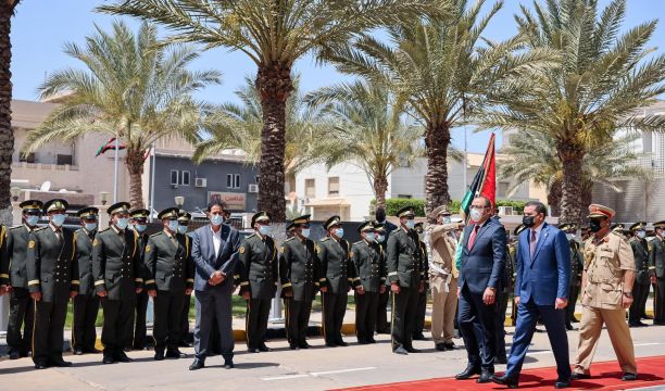 المدير العام لشركة الكهرباء يقف على احتياجات وحدتين بمحطة كهرباء أوباري